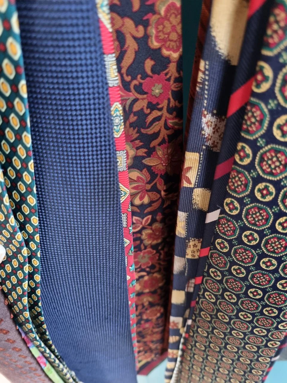 Luxury tie rack with 14 pure silk ties – photo 13